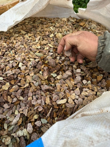 Златолит персиковый декоративная каменная крошка купить в Жуковском