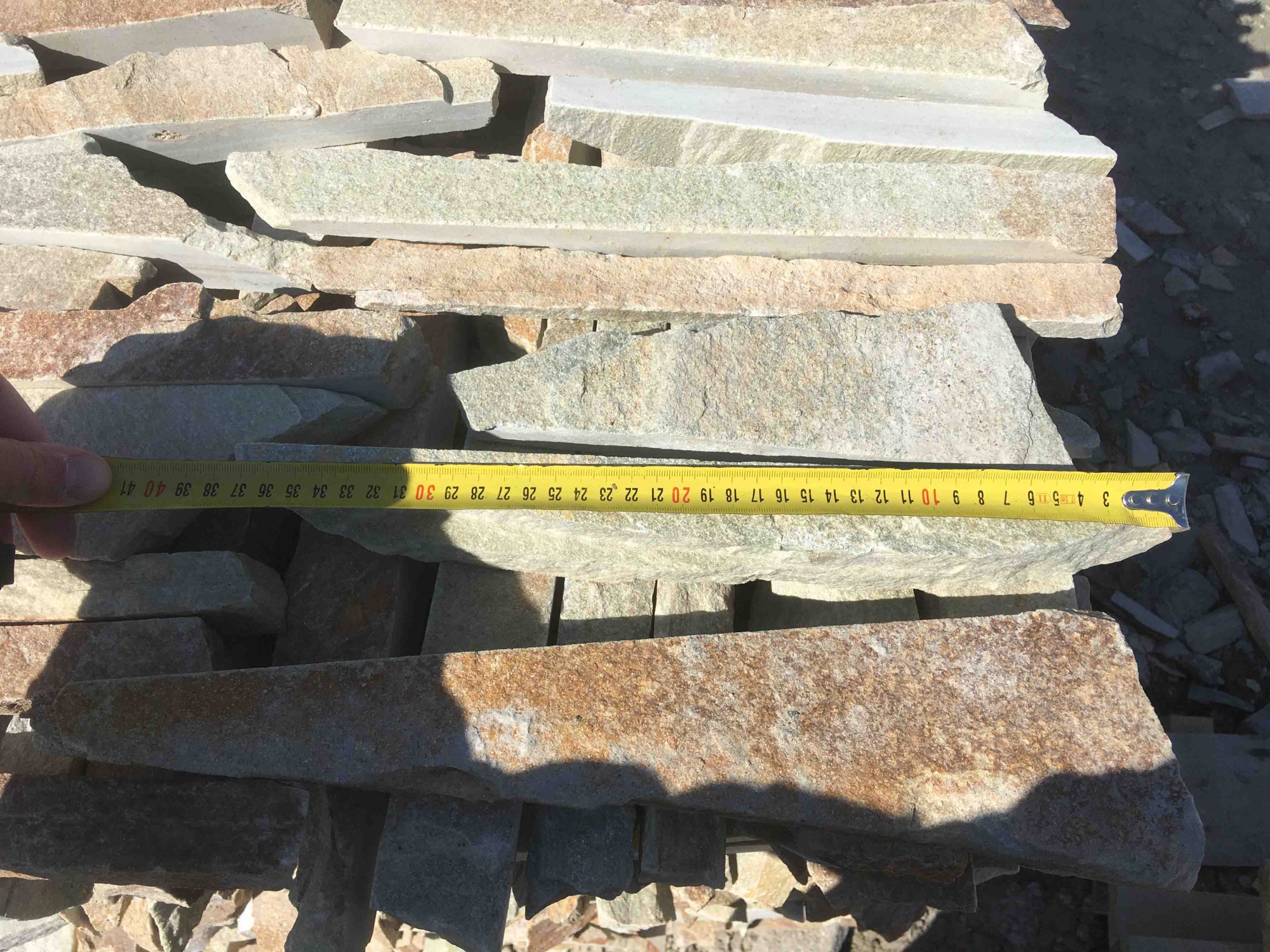 Горбушка златолит золотистый для облицовки купить в Жуковском