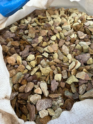 Златолит персиковый декоративная каменная крошка купить в Жуковском