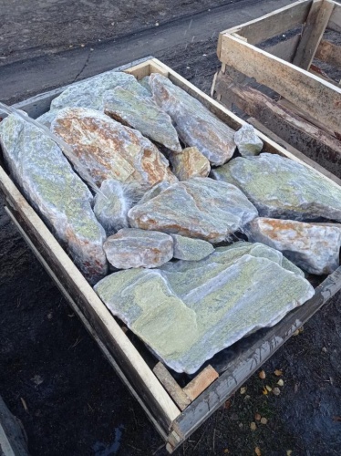 Златолит жёлтый, жёлто-зелёный глыбки и валуны для ланшафтного дизайна купить в Жуковском