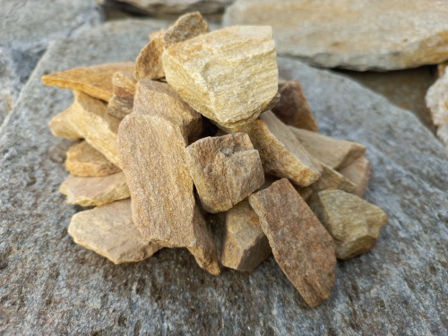 Златолит жёлтый декоративная каменная крошка купить в Жуковском