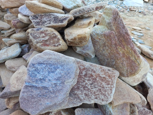 Златолит жёлтый, жёлто-зелёный глыбки и валуны для ланшафтного дизайна купить в Жуковском