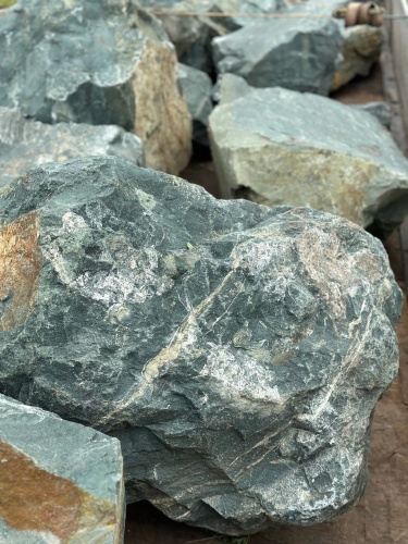 Камни для ландшафтного дизайна зелёные 10-60 килограмм купить в Жуковском