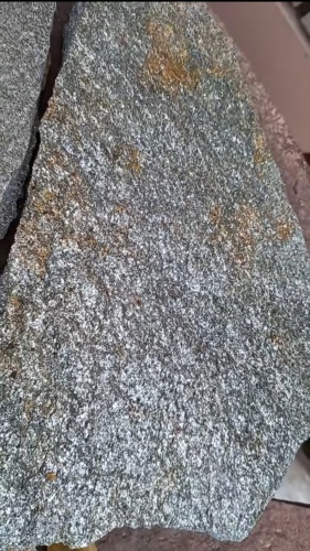 Плитняк златолит серебристый для цоколя, отмостки купить в Жуковском