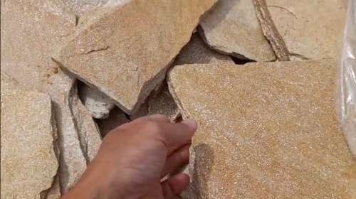 Плитняк златолит жёлтый золотистый для отмостки купить в Жуковском