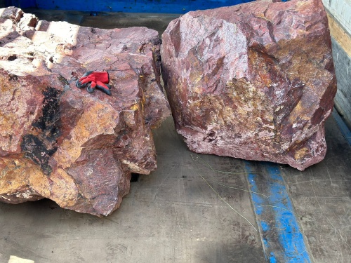 Ландшафтные глыбы красно-фиолетовые 200-1000 килограмм купить в Жуковском