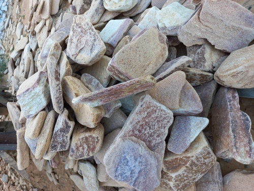 Златолит жёлтый, жёлто-зелёный глыбки и валуны для ланшафтного дизайна купить в Жуковском