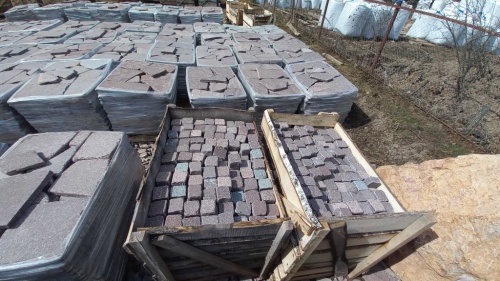 Брусчатка лемезит бордовый колото-галтованная