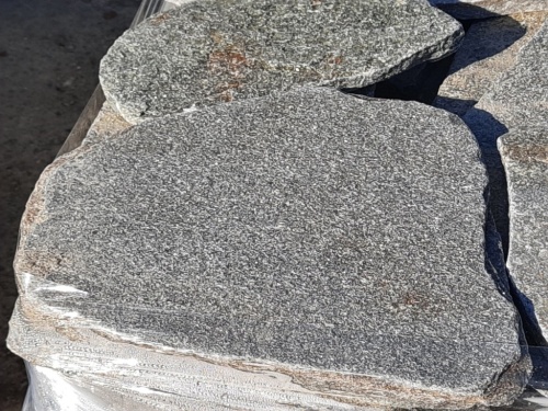 Златолит серебристый галтованный для лестниц купить в Жуковском